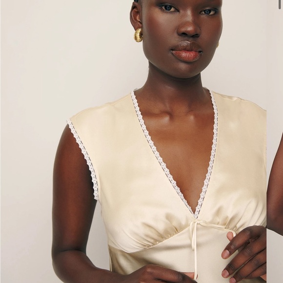 Reformation Cherry Silk top - Picture 3 of 4